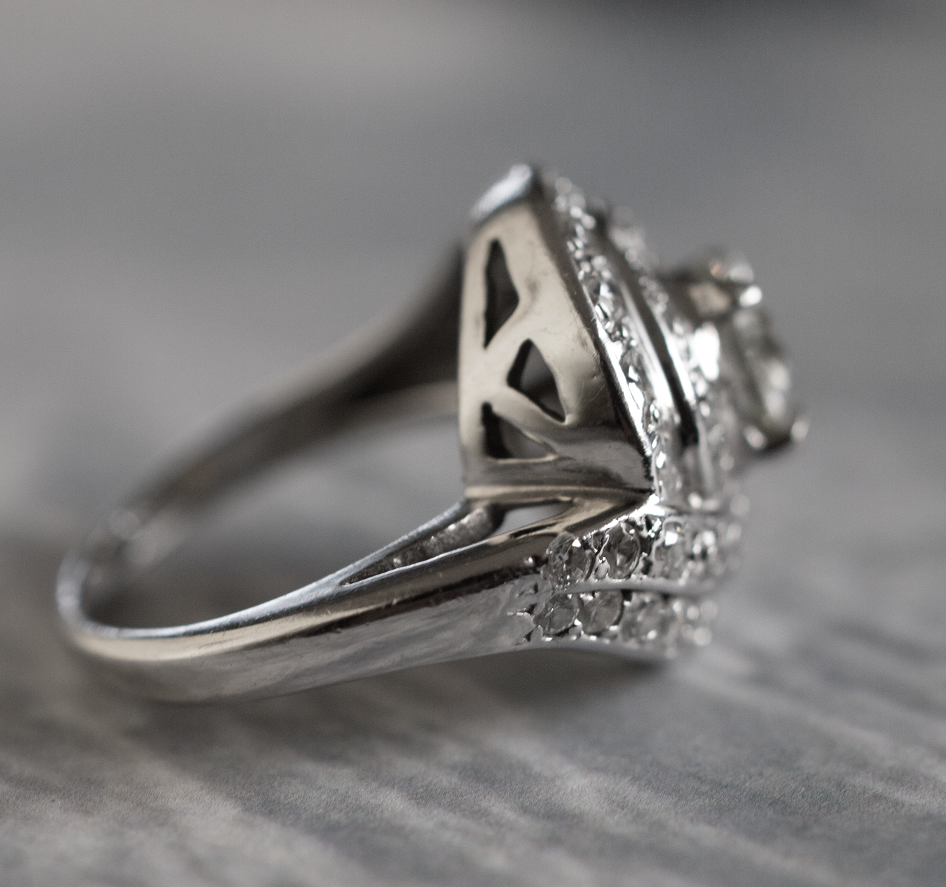 14K White Gold and Diamond Solitare Hurricane Cluster Ring